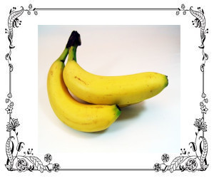 A pair of yellow bananas
